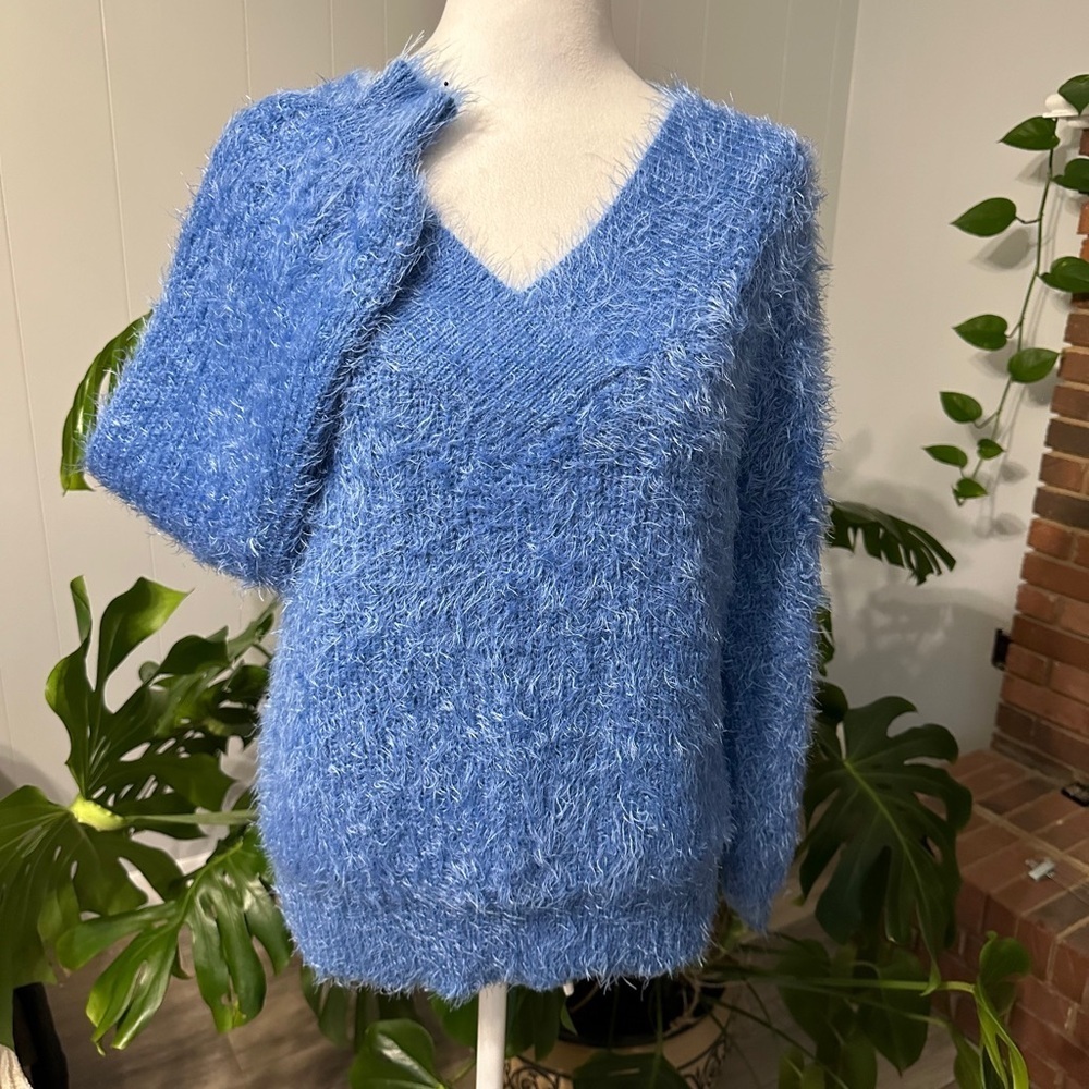 #3) NWOT Staccato So soft and so cozy beautiful sweater Size Small excellent.